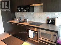 80 Queens Wharf Rd in Toronto, ON - Building Photo - Building Photo