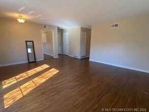 5920 E 28th St in Tulsa, OK - Building Photo - Building Photo