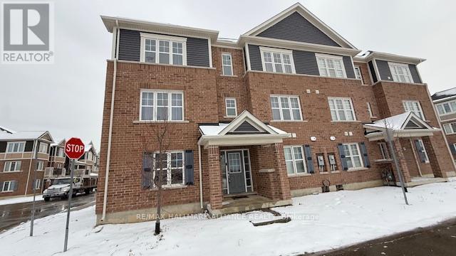 1000 Asleton Blvd in Milton, ON - Building Photo - Building Photo