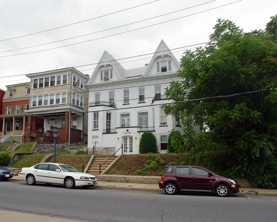 133-135 Summit Ave in Hagerstown, MD - Building Photo