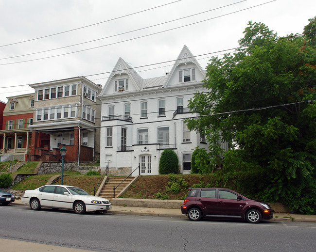 133-135 Summit Ave in Hagerstown, MD - Foto de edificio - Building Photo