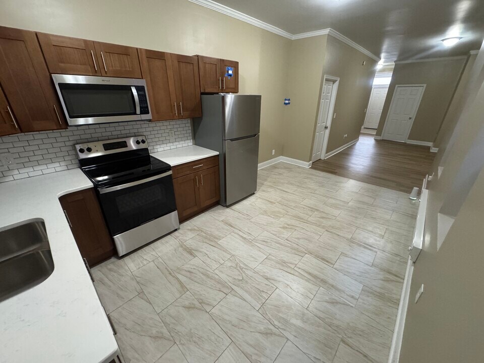 2327 N 18th St in Philadelphia, PA - Building Photo