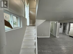 336 Queenston St in St Catharines, ON - Building Photo - Building Photo
