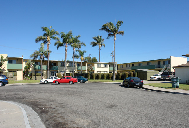 Palm Circle in Oxnard, CA - Building Photo - Building Photo