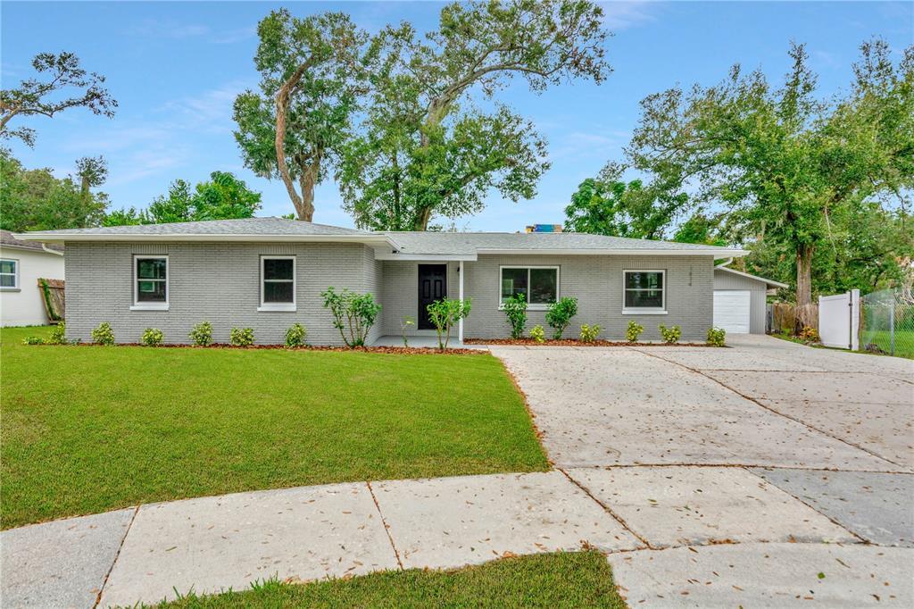 1414 Fernwood Pl in Seffner, FL - Building Photo