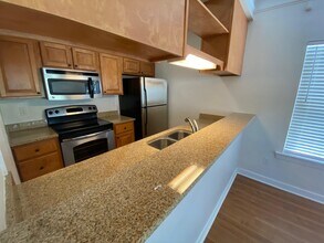 1930 Honolulu Ln in Tallahassee, FL - Building Photo - Building Photo