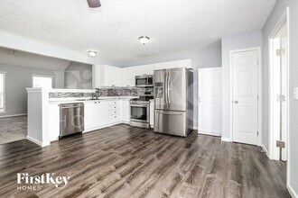 2444 Bloxom St in Grove City, OH - Foto de edificio - Building Photo