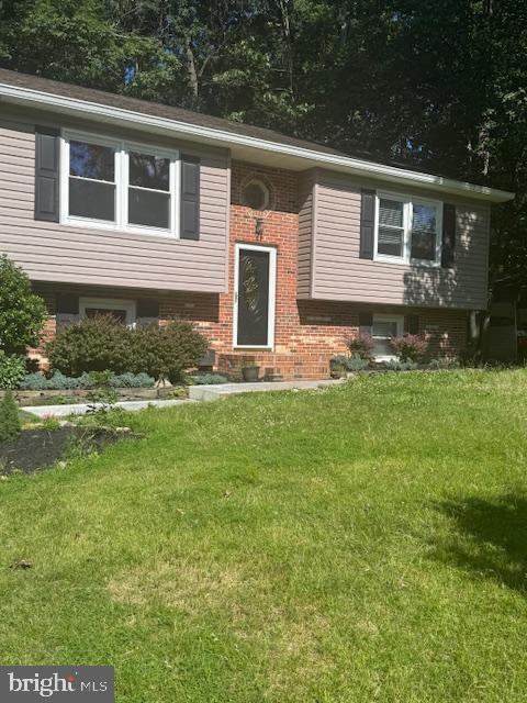 704 Candle Ridge Ct in Fredericksburg, VA - Building Photo
