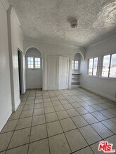 116 S Mathews St in Los Angeles, CA - Building Photo - Building Photo