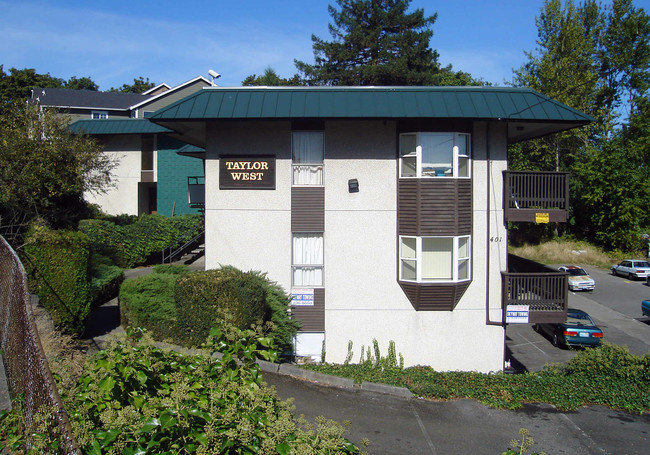 Taylor West Apartments in Renton, WA - Building Photo - Building Photo