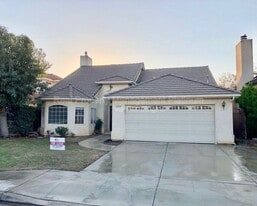 3698 Judy Ave in Clovis, CA - Building Photo