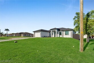 436 NW 38th Ave in Cape Coral, FL - Building Photo - Building Photo