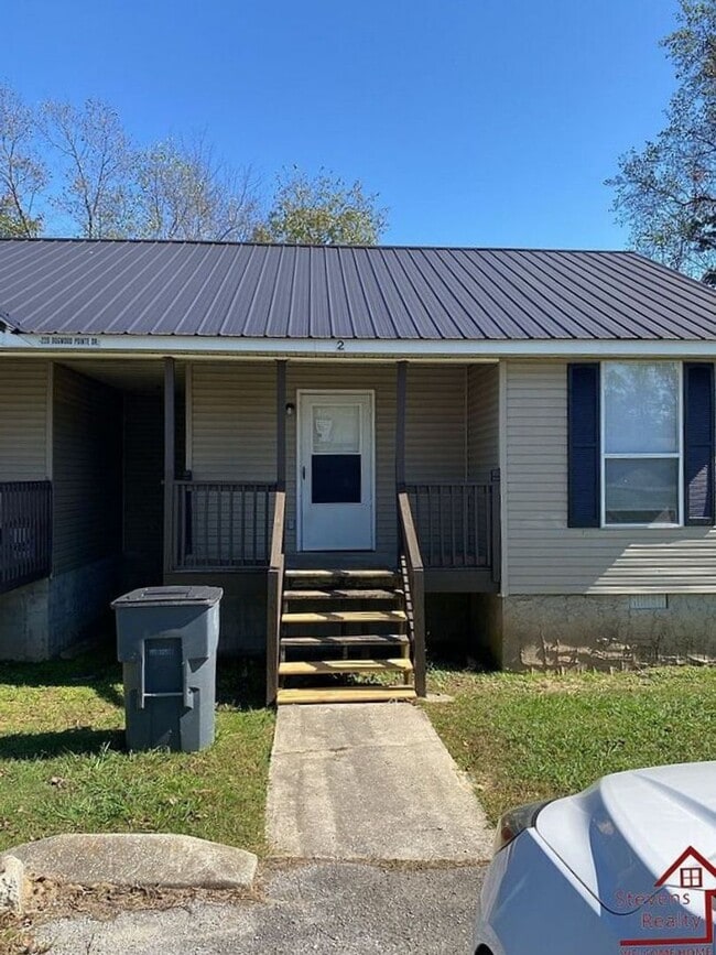 220 Dogwood Pointe Dr in McMinnville, TN - Building Photo - Building Photo