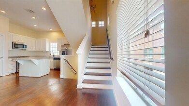 8749 Bryam St in Houston, TX - Foto de edificio - Building Photo