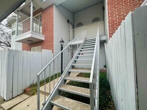 1205 International Blvd in Laredo, TX - Foto de edificio - Building Photo