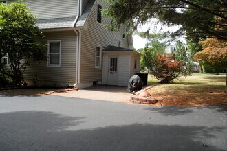 61 Hillcrest Blvd, Unit 61C in Warren, NJ - Building Photo - Building Photo