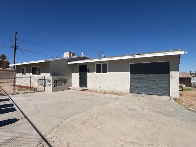 933 Elizabeth St in Barstow, CA - Building Photo - Building Photo