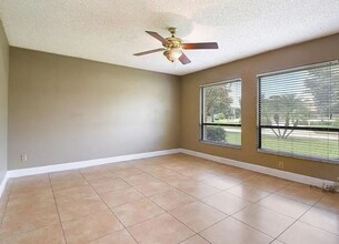 538 Charleswood Ave in Orlando, FL - Building Photo - Building Photo