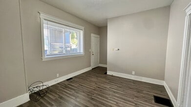 860 10th St NW in Grand Rapids, MI - Building Photo - Building Photo