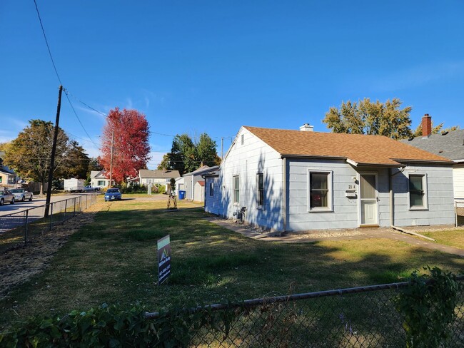 2344 Jackson Ave in Davenport, IA - Building Photo - Building Photo