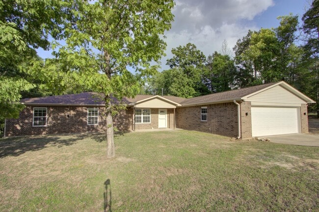 property at 720 Tennessee Acres Dr