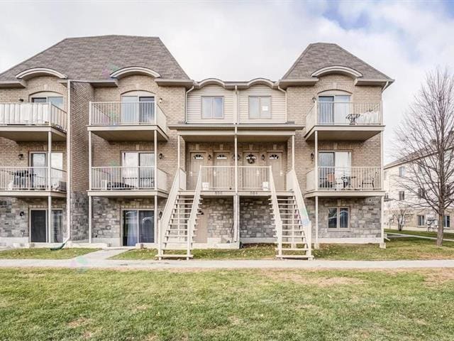 property at 896 Boulevard du Plateau