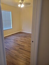 2414 S Laredo St in San Antonio, TX - Building Photo - Building Photo