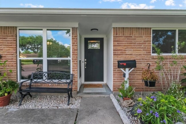 7019 Lugary Dr in Houston, TX - Building Photo - Building Photo