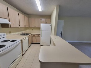 10765 Cleary Blvd in Plantation, FL - Building Photo - Building Photo