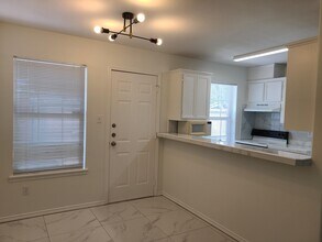1018 Lexington Cir, Unit 5 in Edinburg, TX - Building Photo - Building Photo