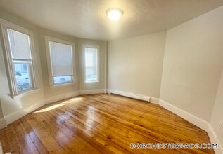 22 Howell St in Boston, MA - Building Photo - Building Photo