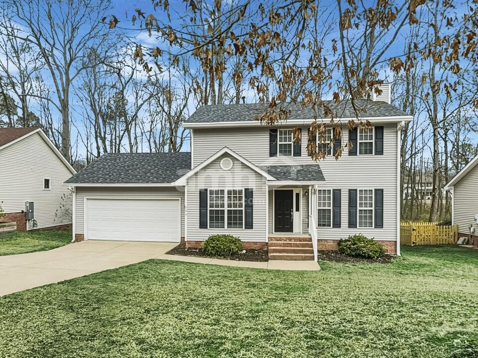 524 Wyndham Dr in Fuquay Varina, NC - Foto de edificio