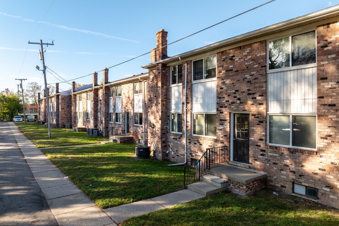 Park Layne in Warren, MI - Building Photo