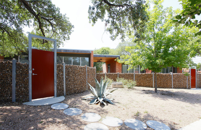 605 Kendall St in San Antonio, TX - Building Photo - Building Photo