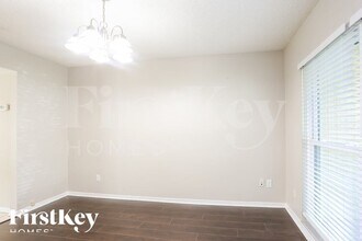 4729 Windflower Cir in Tampa, FL - Foto de edificio - Building Photo