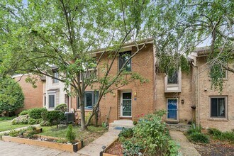 2009 Swans Neck Way in Reston, VA - Building Photo - Building Photo