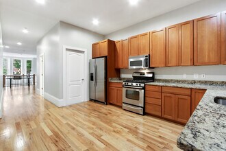 836 Park Ave, Unit Unit#A in Baltimore, MD - Building Photo - Building Photo