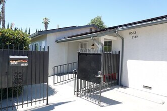 8533 Woodley Ave in North Hills, CA - Building Photo - Building Photo
