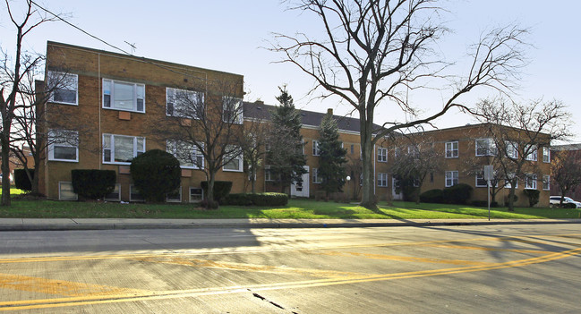 WJM Cedar Apartments in Cleveland, OH - Building Photo - Building Photo