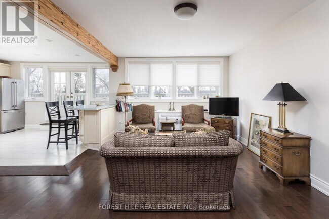 105 Balmoral Ave in Toronto, ON - Building Photo - Building Photo