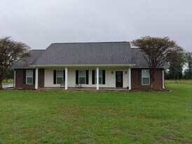 292 Pershing Loftin Rd in Deridder, LA - Building Photo