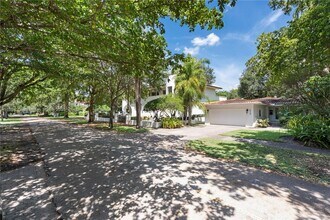 605 Altara Ave in Coral Gables, FL - Building Photo - Building Photo