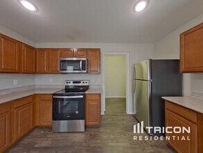 9025 Puerto Vista Dr in Fort Worth, TX - Foto de edificio - Building Photo