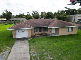 4021 Nelson Rd in Lake Charles, LA - Building Photo