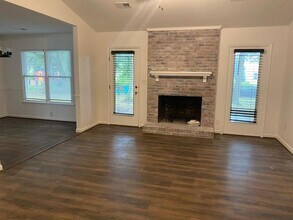 201 Belcross Dr in Simpsonville, SC - Building Photo - Building Photo