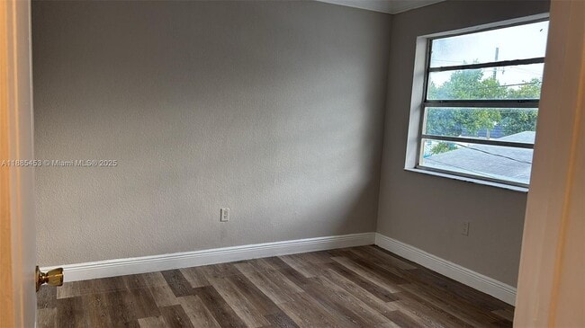 16118 NE 21st Ave in North Miami Beach, FL - Building Photo - Building Photo