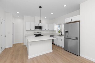 6413 Richard St in San Diego, CA - Building Photo