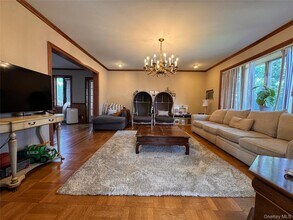 45 Davis Ave in New Rochelle, NY - Foto de edificio - Building Photo
