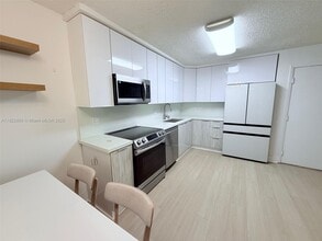 9352 S Belfort Cir in Tamarac, FL - Building Photo - Building Photo