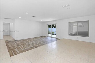 1110 S 14th Ave in Hollywood, FL - Building Photo - Building Photo